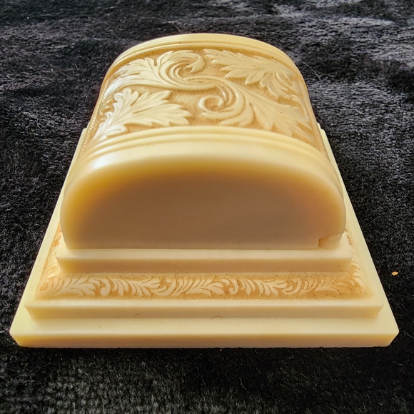 Elegant Cream and Tan Decorative Box - Picture 4 of 6